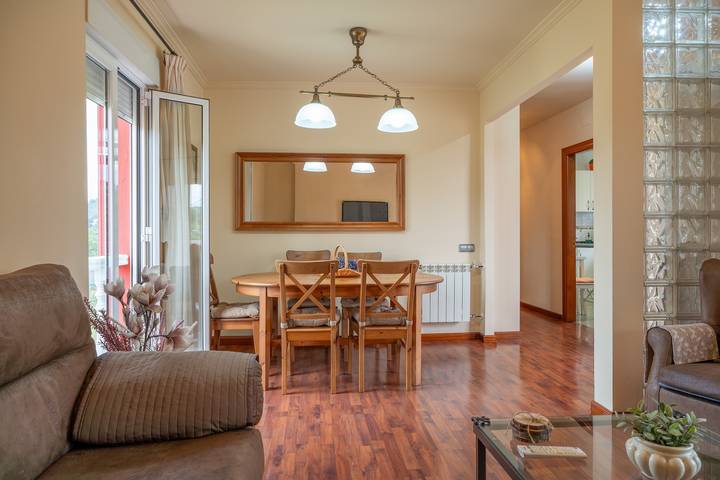 Appartement à l’étage avec terrasse, jardin et barbecue in Siero, Asturias Province