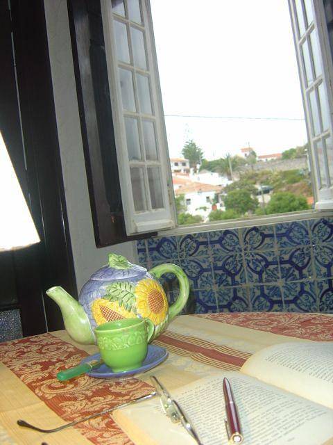 Ganze Ferienwohnung, Wohnung in Azenhas Do Mar mit privatem Parkplatz in Azenhas do Mar, Costa de Lisboa