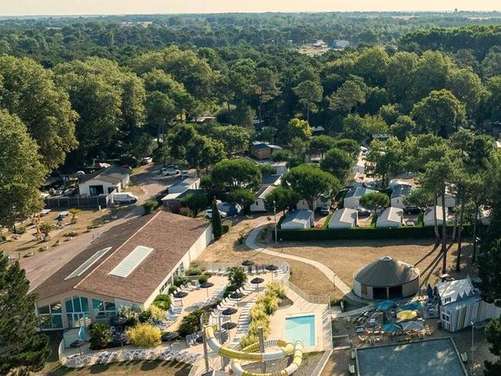 Camping pour 4 personnes, avec bassin pour enfant, animaux acceptés