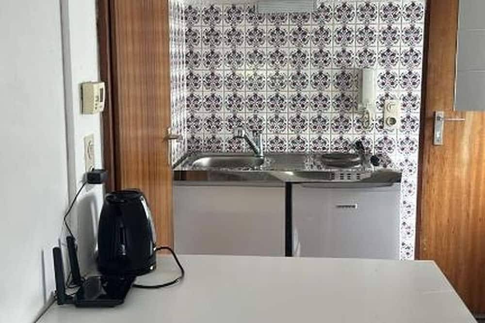Ganze Wohnung, Quiet 1-Bedroom Apartment · Sleeps 2 · Full Kitchen · Kaiserslautern in Kaiserslautern, Saar-Nahe-Bergland