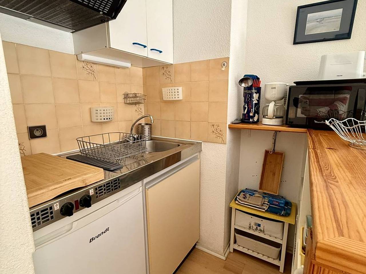 Studio entier, Studio Cabine à Arcachon, Proche Centre, Balcon ensoleillé, Parking, à 600m de la Plage in Arcachon, Région d'Arcachon