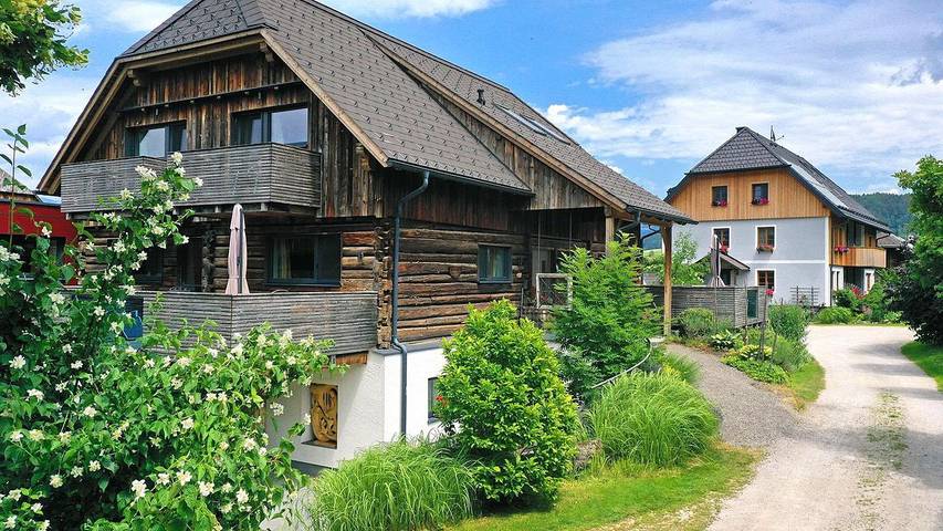 Ferienwohnung für 8 Personen, mit Ausblick und Sauna sowie Garten und Terrasse - 1