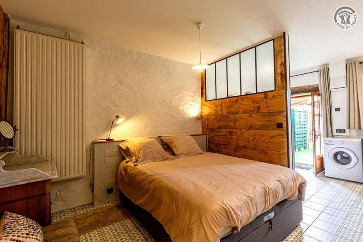 Du Laurier in Ayn, Chambéry und Umgebung