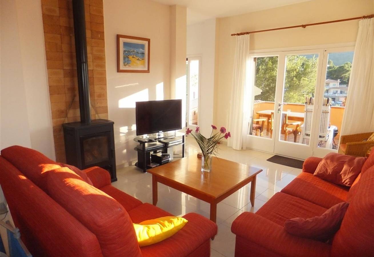 Villa Casa Oreneta close to the Beach with Mountain View, Shared Pool & Garden, Terraces & Wi-Fi in Begur, Costa Brava