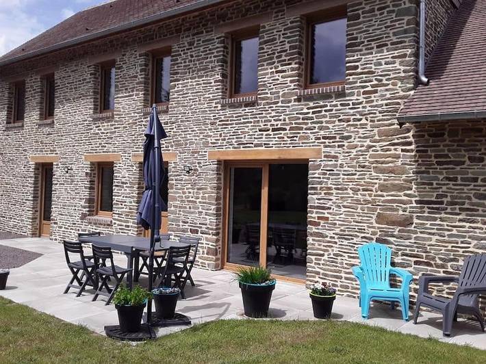 Location de vacances pour 10 personnes, avec Terrasse et Jardin à Saint-Germain-du-Crioult