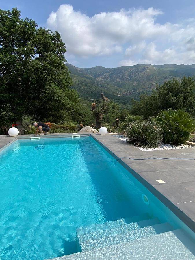 Location de vacances pour 8 personnes, avec vue ainsi que jardin et piscine à Ville-di-Paraso - 2