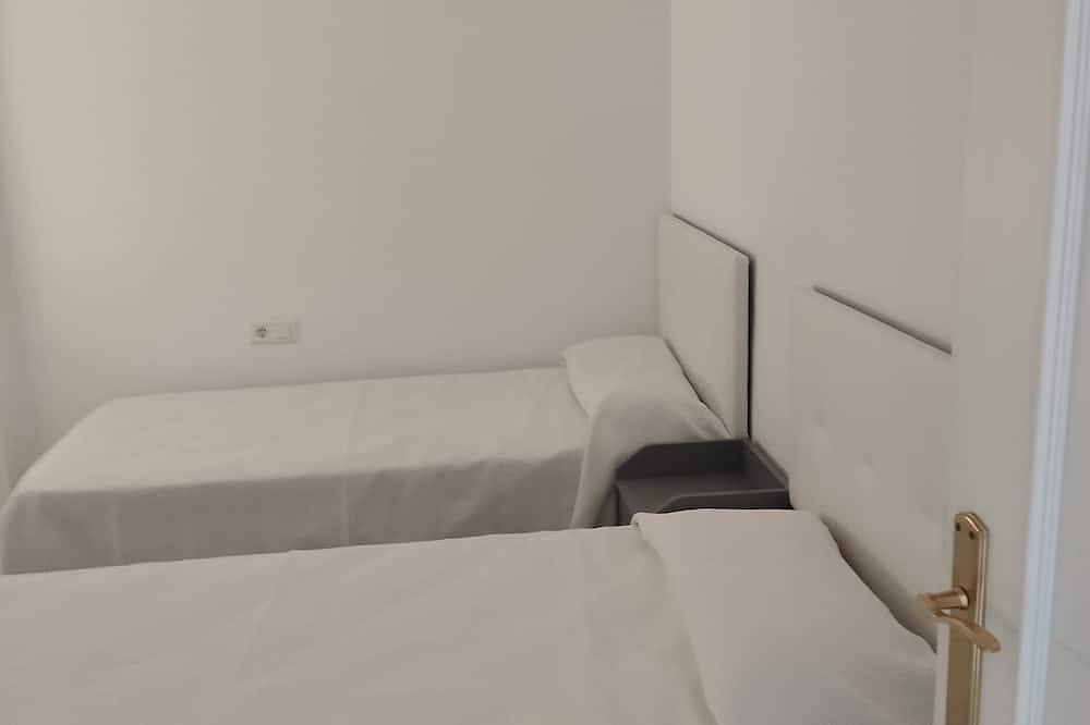 Apartamento entero, Apartamento frente al mar, en la playa, preciosas vistas in Torrox Costa, Torrox