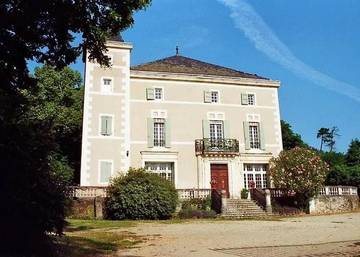 Cottage pour 2 personnes, avec jardin et vue ainsi que terrasse et piscine, animaux acceptés à Saint-Jean-du-Gard