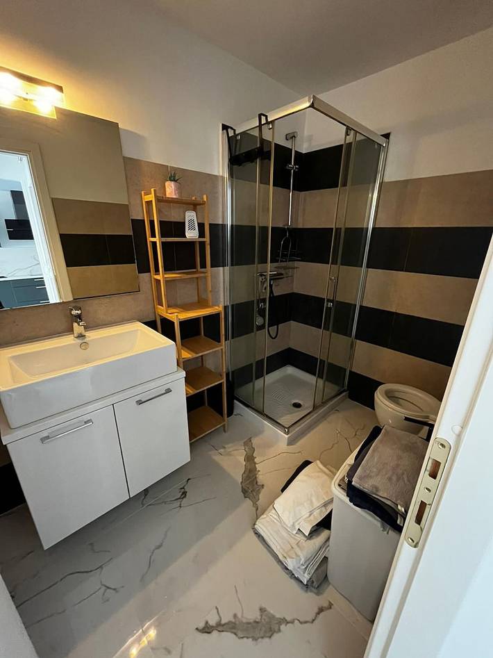 Appartement entier, Beach 2 min | Ac | 4 guests | Train 50 m in Roquebrune-Cap-Martin, Côte méditerranéenne (France)