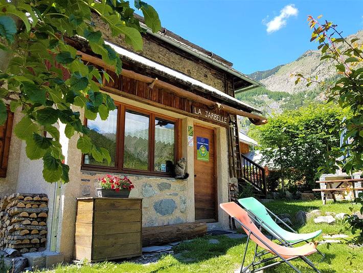 Chambre d’hôte pour 2 personnes, avec jardin ainsi que jacuzzi et sauna