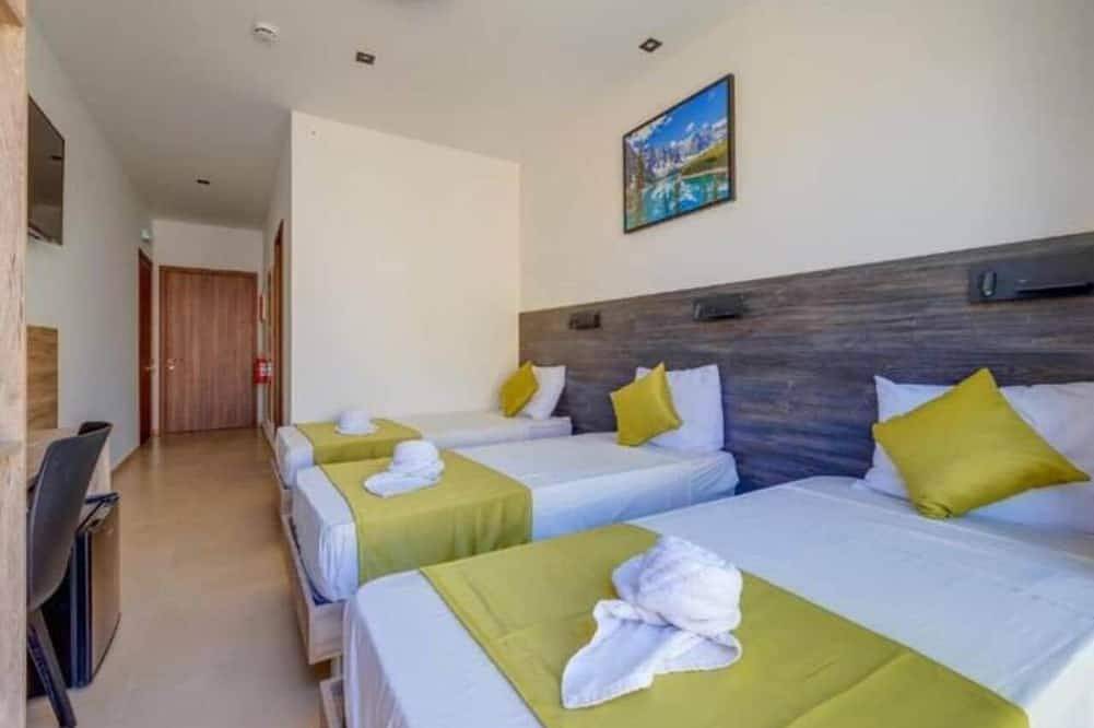 Apartamento inteiro, Yellow 7: Studio Apartment in St. Julian's in San Giljan, Ilha de Malta