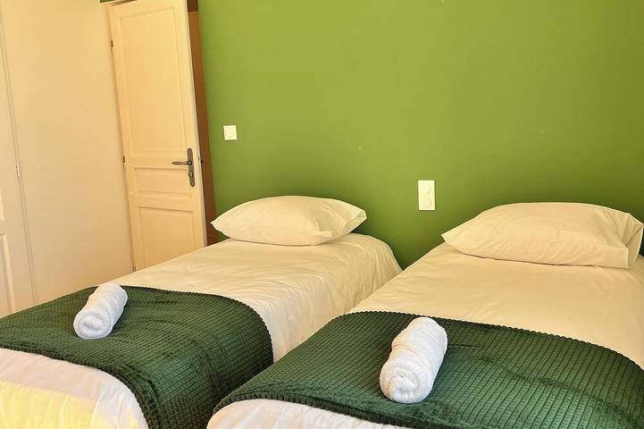 Location de vacances pour 15 personnes, avec jardin à Argences - 4
