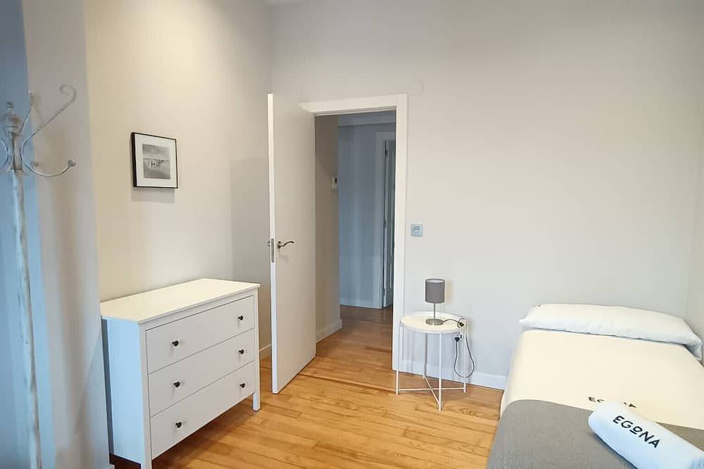 Ganze Wohnung, Apartment Herrikobarra 2 - in the center 500m from the beach in Zarautz, Baskische Küste (Spanien)