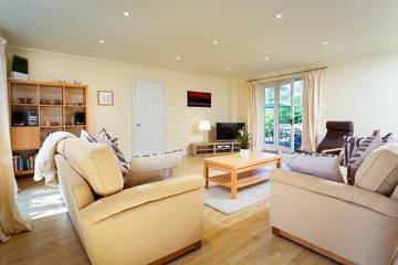 Log Cabin for 6 People in White Cross Bay, Cumbria, Photo 3