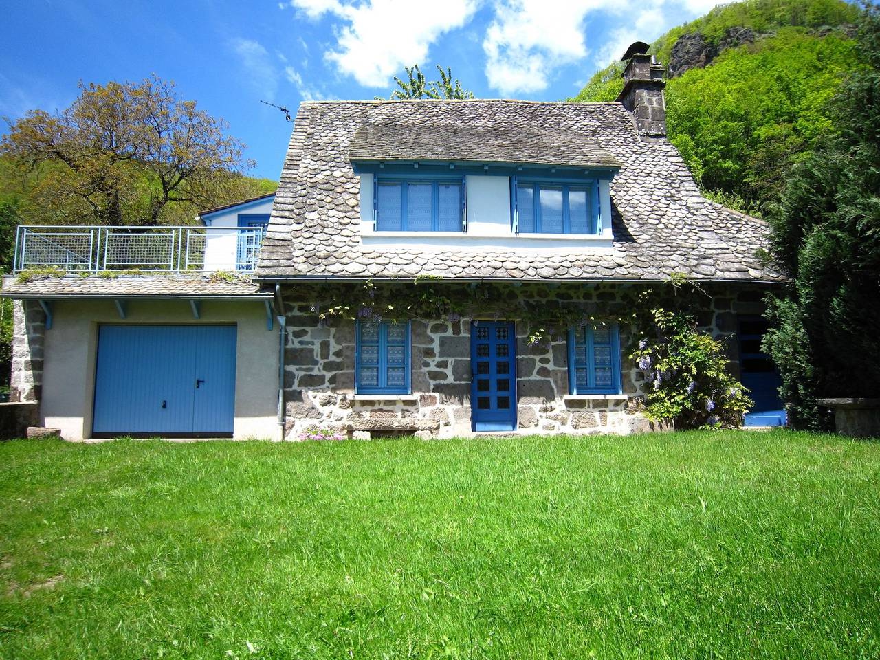 Maison de vacances pour 6 personnes avec jardin in Vic-sur-Cère, Région d'Aurillac
