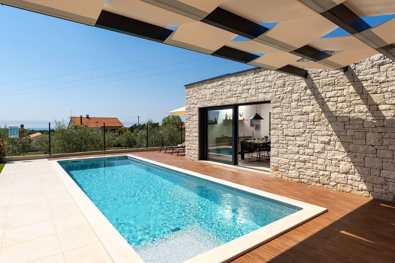 Absolute Traumvilla mit Pool, Sauna, Whirlpool, 6 Bikes, Tischtennis, Outdoor-Kueche, Grillkamin in Anzici, Zentralistrien