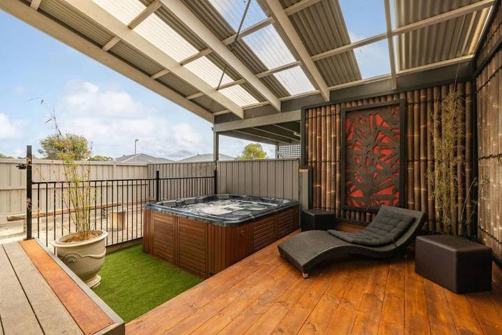 Vakantiehuis voor 20 personen, with terras and tuin as well as whirlpool - 1