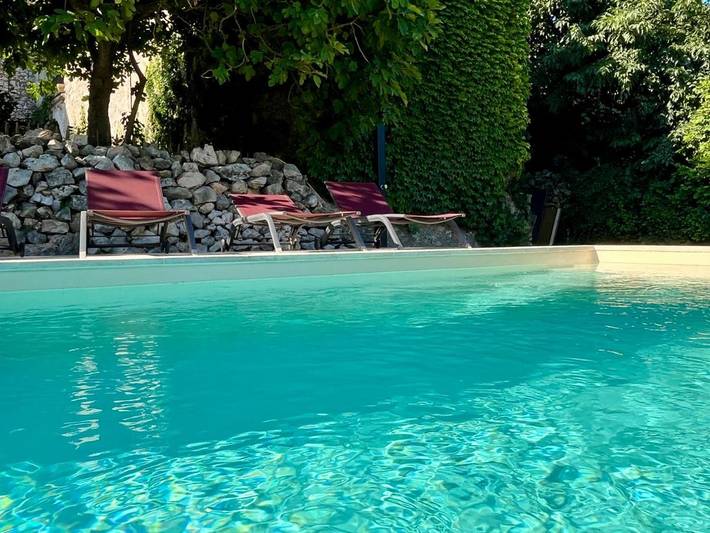 Location de vacances pour 7 personnes, avec vue ainsi que piscine et jardin à Labastide-de-Virac - 4