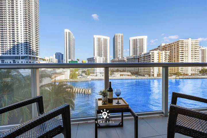 Vacation rental for 6 people, with terrace in Hallandale Beach