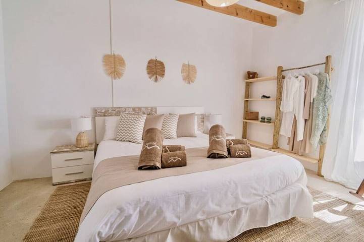 Llampí, Nature, swimming pool and Mallorcan charm in Llubí, Majorca Center
