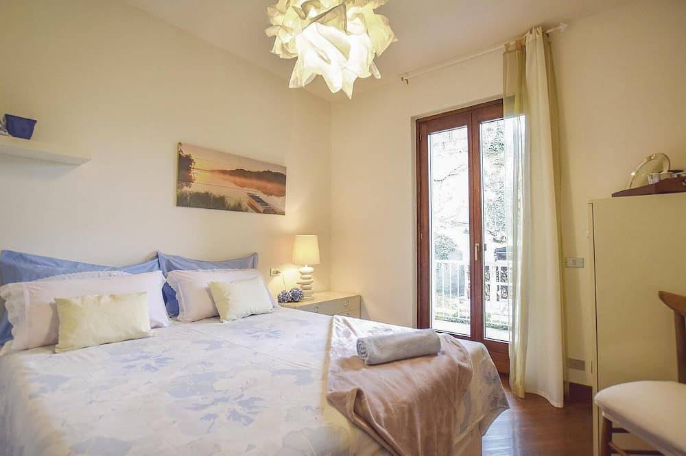 Awesome home in Sarnico -Bg- with house sea view in Sarnico, Lago d'Iseo