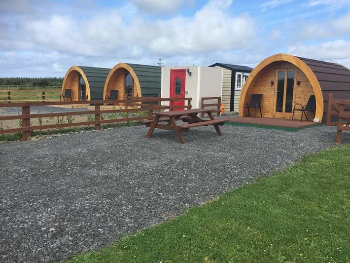 Chalet for 2 people, with Terrace and Garden as well as View in County Clare