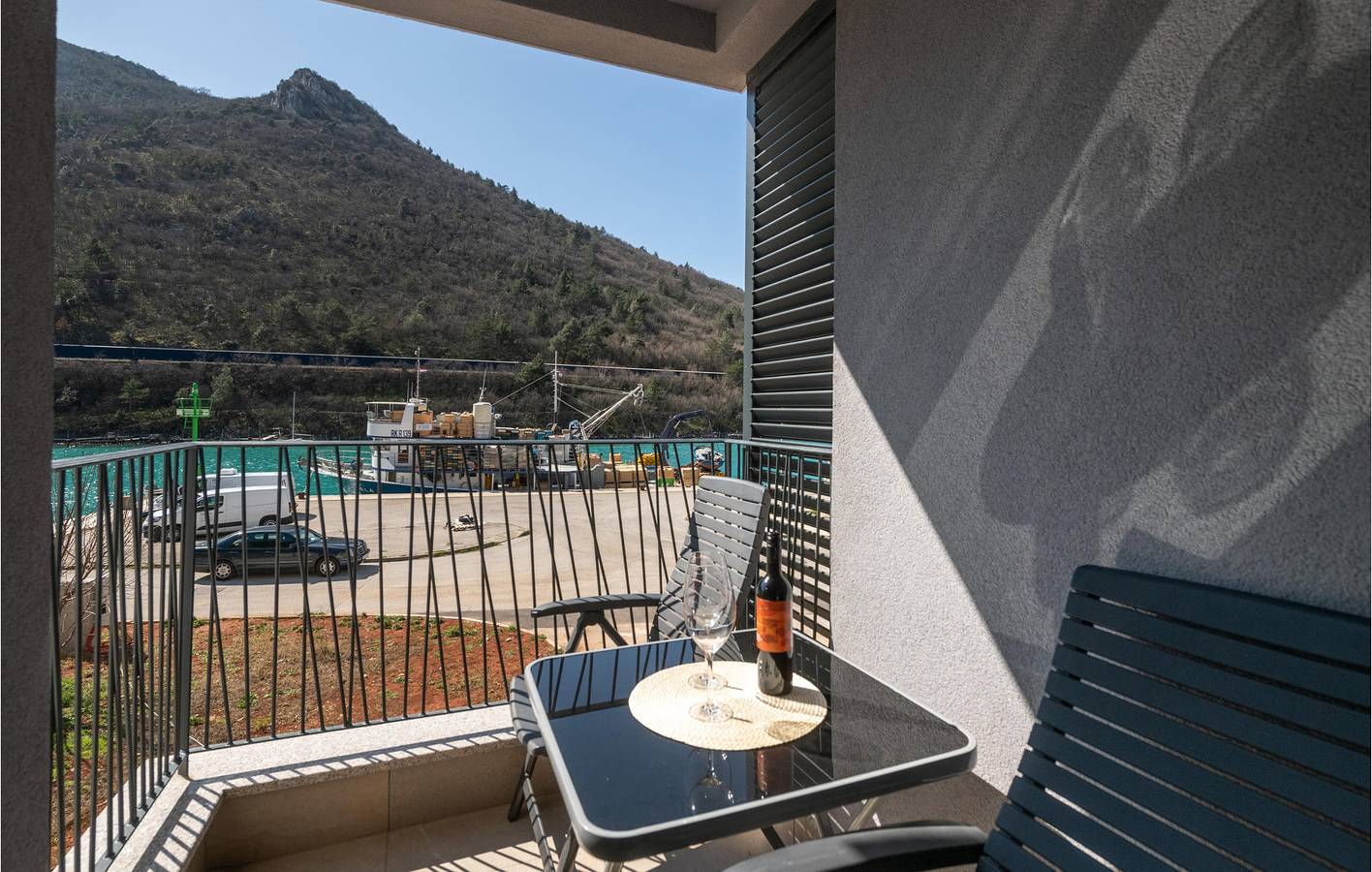 Ganze Ferienwohnung, Gemütliche Unterkunft am Meer mit Terrasse, WLAN und Parkplatz – in der Nähe von Plomin in Plomin, Ostküste Istrien