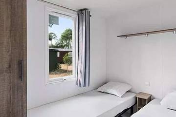 Camping pour 4 Personnes dans Vendays-Montalivet, Côte d’Argent, Photo 1