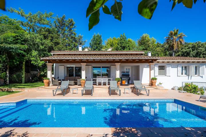Villa 'Victoria' with Private Pool, Wi-Fi and Air Conditioning in Crestatx, Sa Pobla
