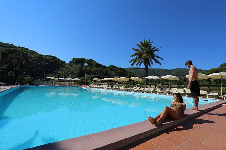 Appartamento per 5 persone, con piscina e giardino nonché terrazza a Naregno