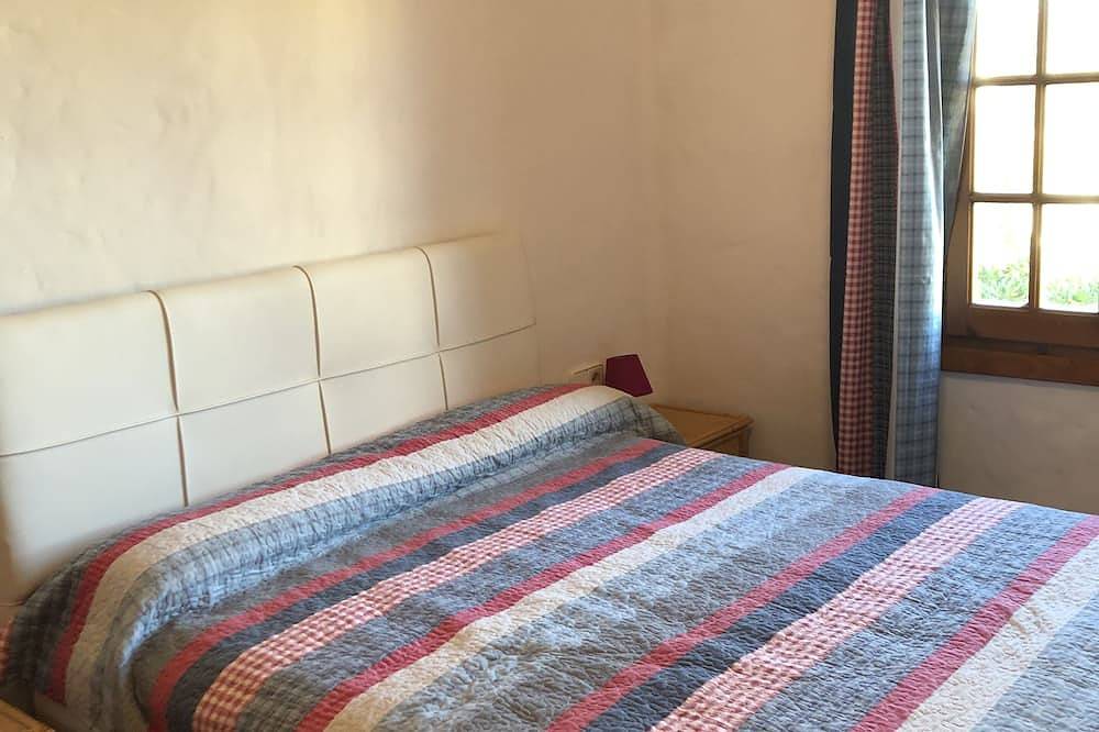 Entire apartment, Fantastic apartment near the beach for 4 people in Platges de Fornells, Es Mercadal