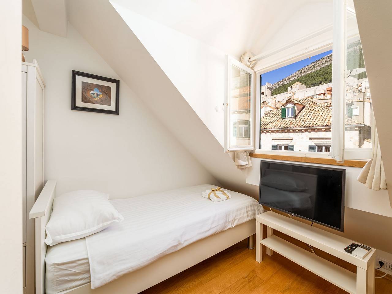 Guest House Lumin - Single Bedroom with City View (Fourth Floor) (Br6) in Dubrovnik, Grad Dubrovnik