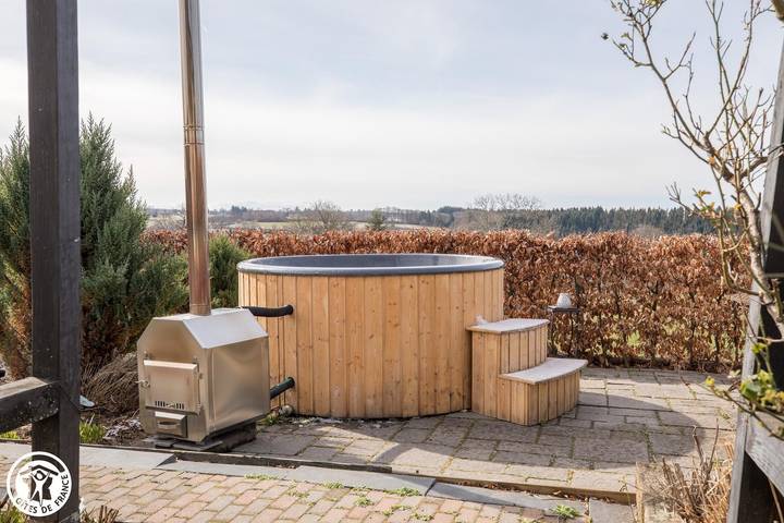 Gîte pour 5 personnes, avec Jacuzzi ainsi que Terrasse et Jardin à Tauves - 3