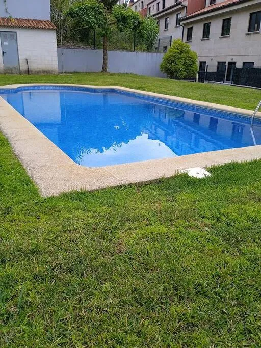 Apartamento de vacaciones para 4 personas, con jardín además de piscina y vistas - 1