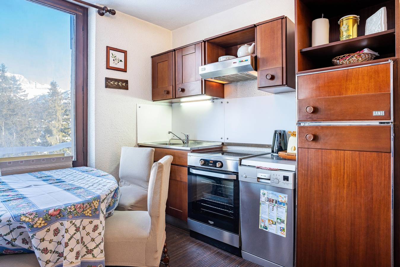 Appartement entier, Appartement "Patascoss" - Madonna di Campiglio avec vue sur les Dolomites, terrasse et garage in Patascoss, Madonna di Campiglio