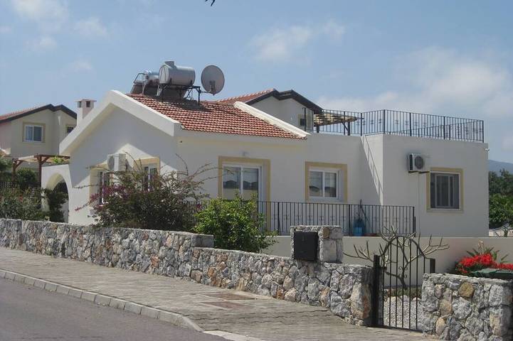Bungalow für 4 Personen, mit Garten und Terrasse auf Zypern