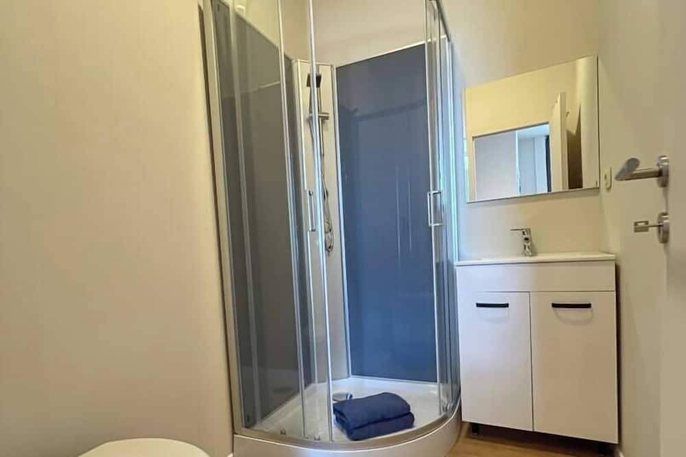 Geheel appartement, Station 173 B Brussels-Charleroi-airport in Ransart, Charleroi