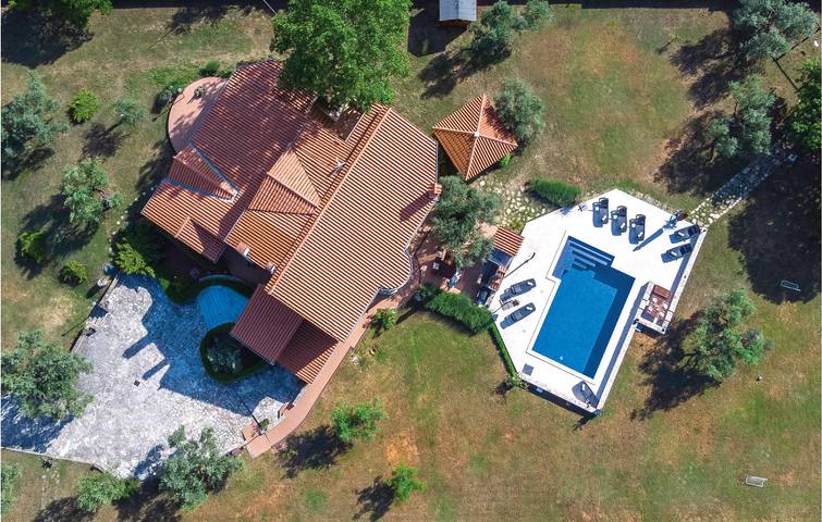 Gemütliche Ferienwohnung am Meer mit Pool und Terrasse in der Nähe von Galizana in Grad Vodnjan, Südküste Istrien