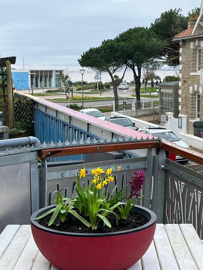 Location de vacances pour 9 personnes, avec Balcon ainsi que Terrasse et Vue dans Plage des Rochelets - 3