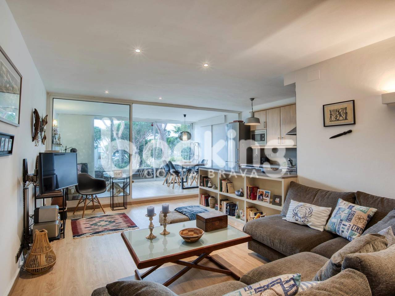 Entire vacation apartment, Charming apartment with a summer lounge in Platja d'Aro, close to the beach in Platja d'Aro, Costa Brava