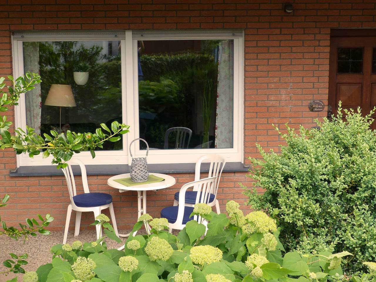 Apartamento entero, Apartamento vacacional 'Am Lerchenweg' con terraza privada, jardín y wifi in Körbecke, Möhnesee