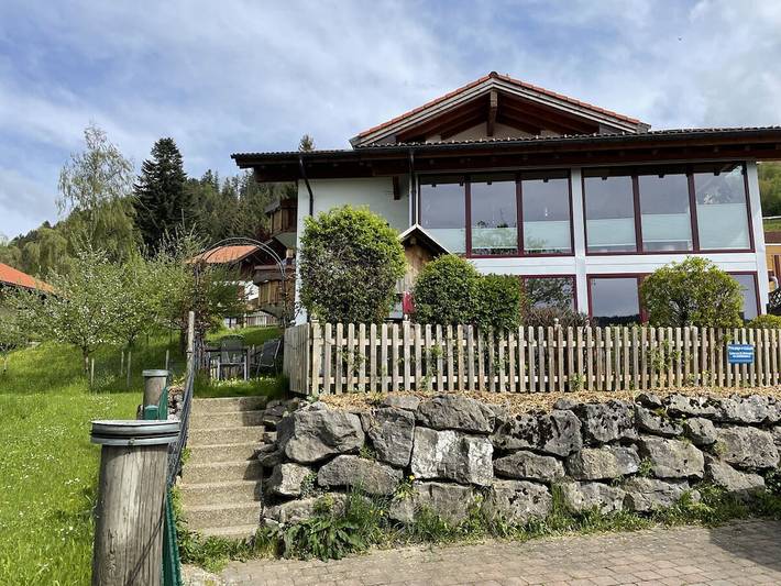 Ferienhaus für 3 Personen, mit Terrasse und Garten in Rettenberg