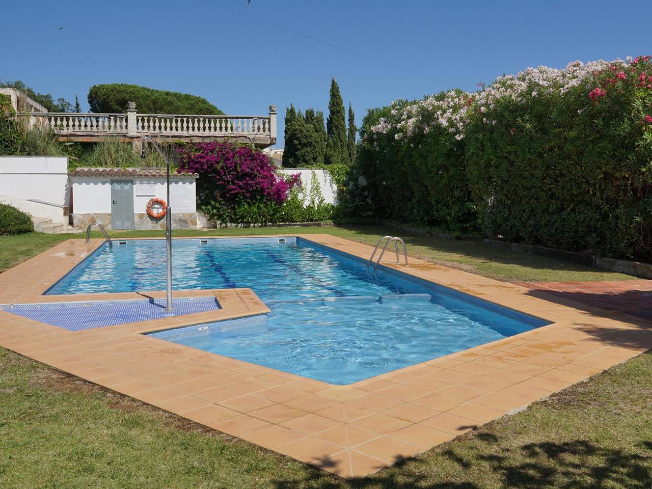Danlux Ona: Luxuriöses Ferienhaus in Tossa de Mar mit privatem Strand & 24/7 Sicherheit in Santa Maria de Llorell, Tossa de Mar
