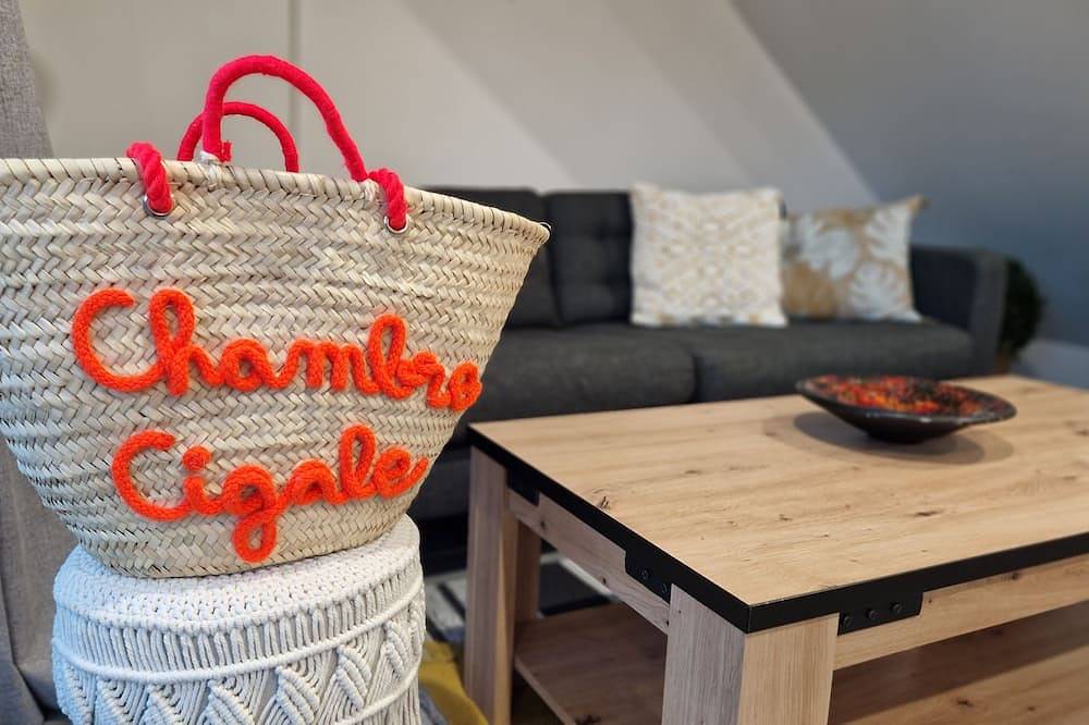 Apartamento entero, Jacuzzi et Jardin Privé à Allauch Chambre Cigale in Allauch, Marsella region