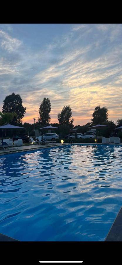 Appart’hôtel pour 4 personnes, avec piscine ainsi que vue et jardin, animaux acceptés