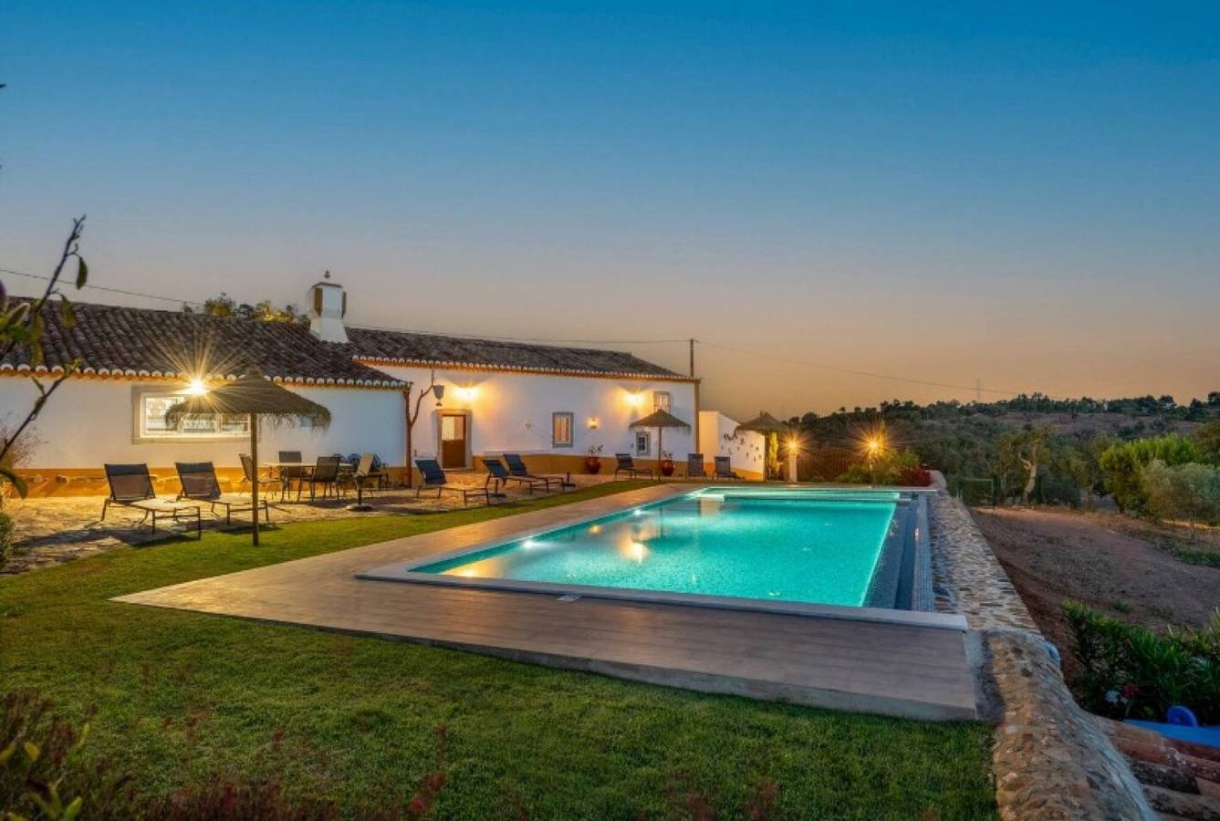 Casa de Férias 'Casa Do Forno - Vale Luís Neto' com Vista para a Montanha, Wi-Fi e Ar Condicionado in Salir, Distrito de Faro