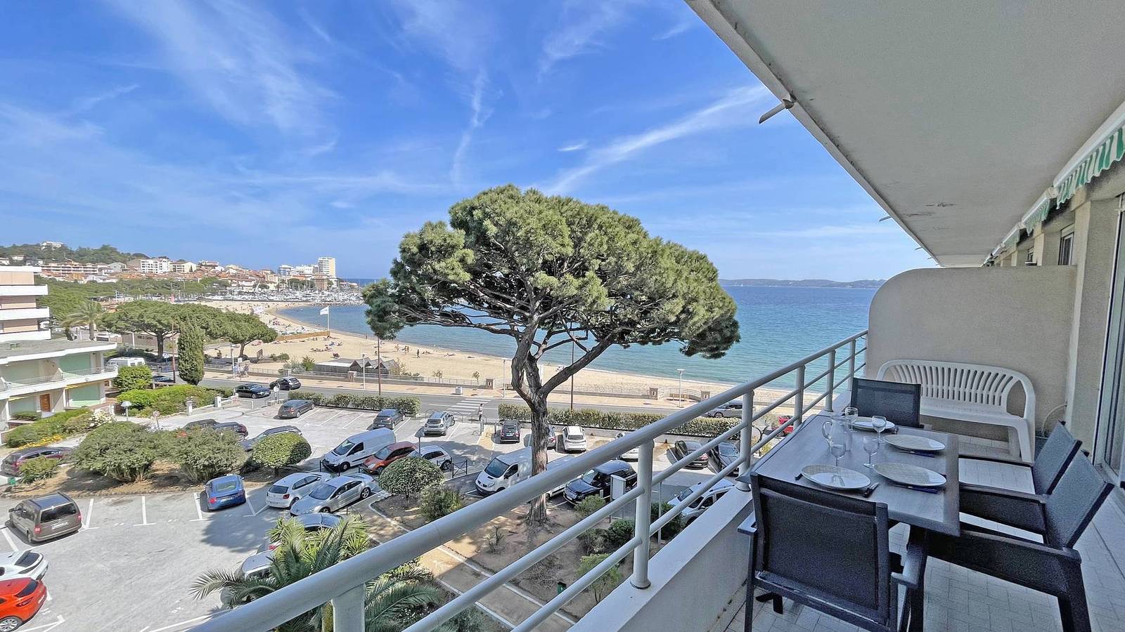 Ganze Ferienwohnung, Apartment für 4 Personen - Innenstadt und Strand - Meerblick - Wifi - Klimaanlage - Sainte Maxime in Sainte-Maxime, Draguignan Region