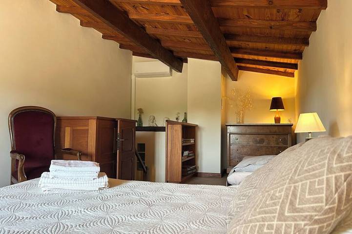 Maison avec piscine dans le Luberon pour 6 personnes in Saint-Saturnin-lès-Apt, Parc naturel régional du Luberon