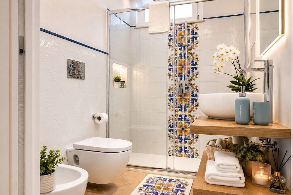 Appartamento con Terrazzo, Piscina Idromassaggio e Vista Golfo di Napoli in Sorrento, Naples Province