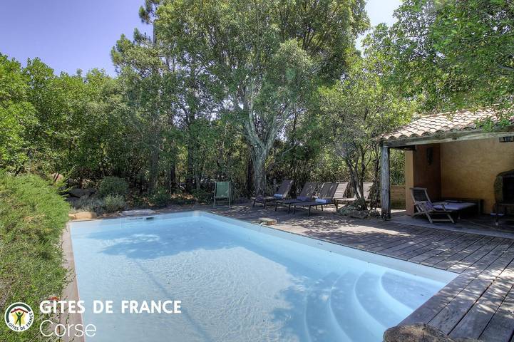 Gîte pour 8 personnes, avec Terrasse ainsi que Jardin et Piscine à San-Gavino-di-Carbini - 2